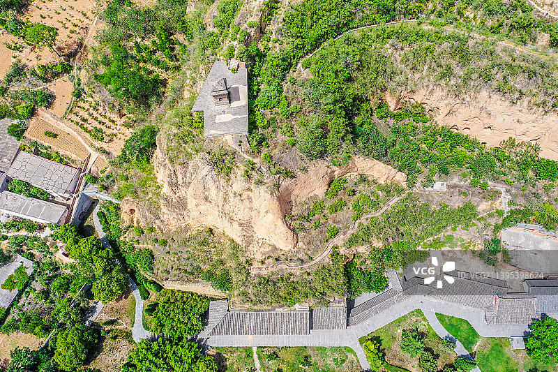 航拍河南郑州巩义石窟寺 大力山南麓巩县石窟群图片素材