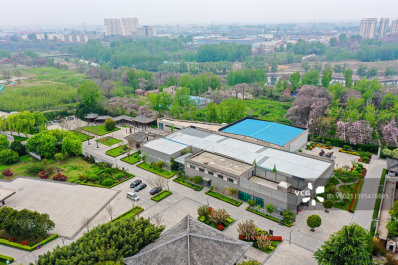 航拍河南新郑郑国车马坑景区 郑王陵博物馆图片素材