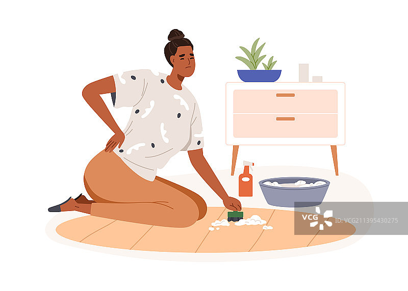 疲惫的女人在工作中遭受背痛图片素材