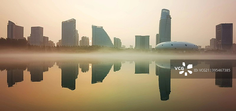 Water mist  水雾弥漫的淇河图片素材