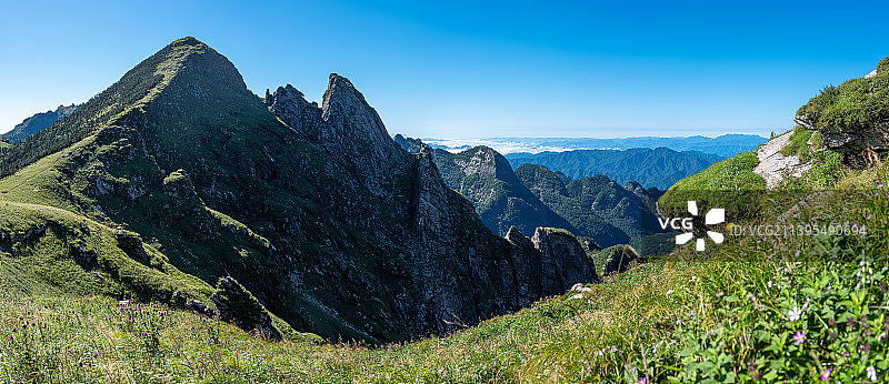 秦岭鹿角粱夏日自然风光图片素材