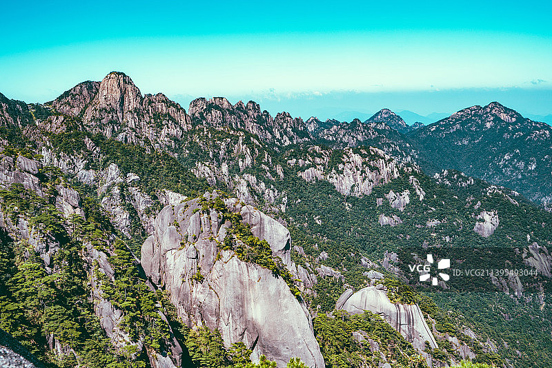 中国安徽省黄山市黄山风景名胜区玉屏景区图片素材