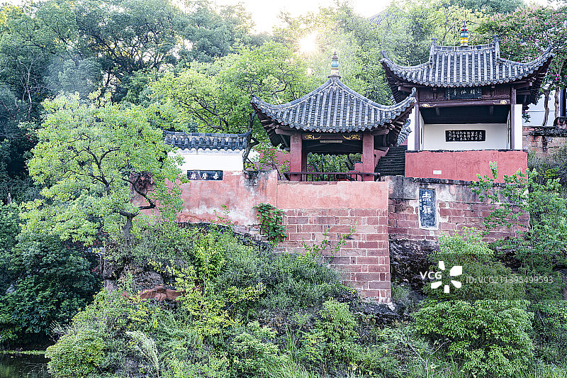 湖北黄冈赤壁公园，东坡赤壁。图片素材