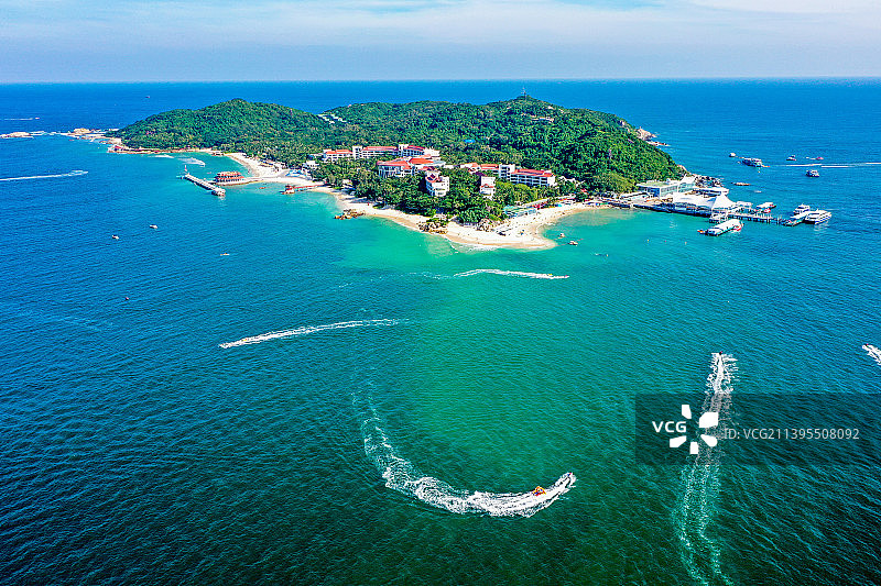 航拍海南三亚蜈支洲岛旅游区 海景度假区风光图片素材