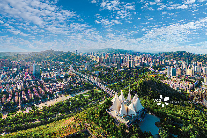 航拍青海省西宁市都市风光图片素材