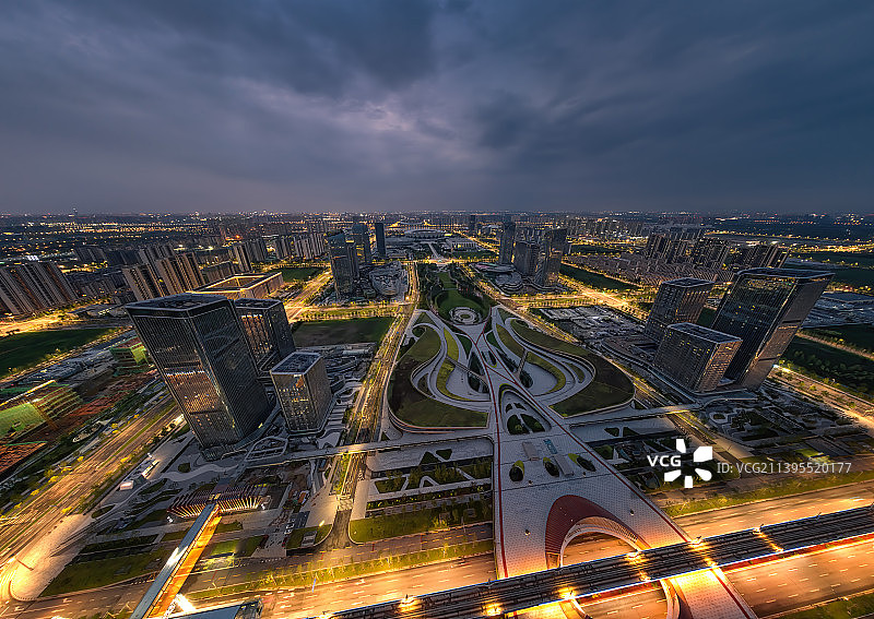 陕西西安灞桥区奥体中心夜景图片素材