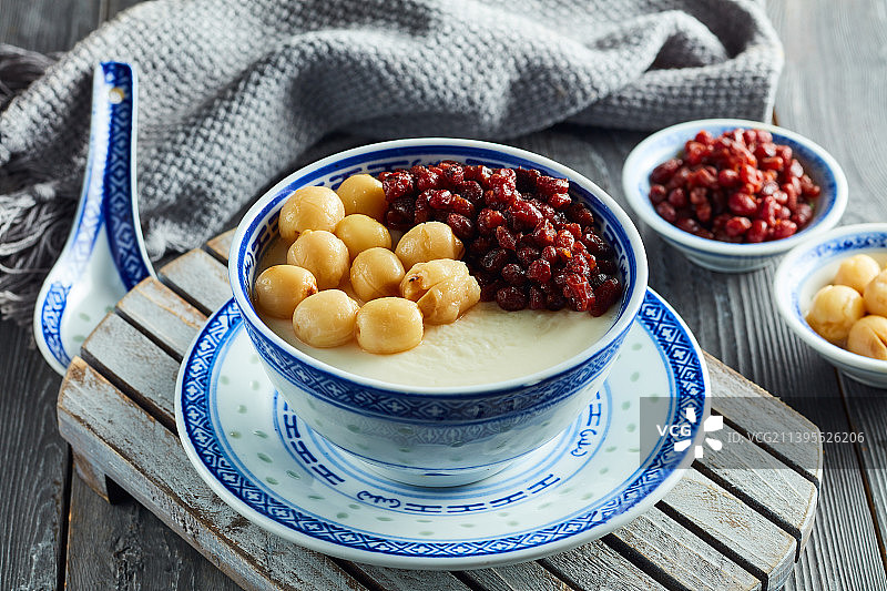 莲子红豆双皮奶图片素材