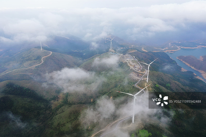 航拍广西桂林全州天湖风电场日出云海绝美自然风光图片素材