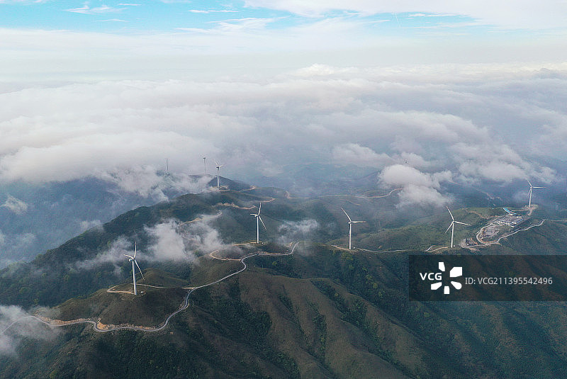 航拍广西桂林全州天湖风电场日出云海绝美自然风光图片素材