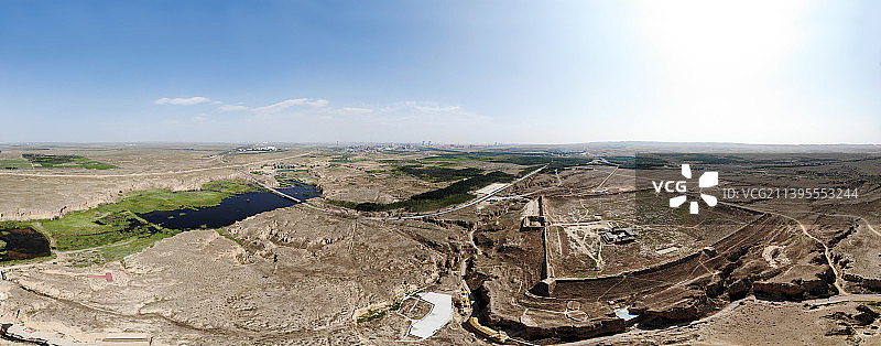 航拍宁夏银川水洞沟旅游区红山堡瓮城 雅丹地貌 古代立体军事防御体系建筑群图片素材
