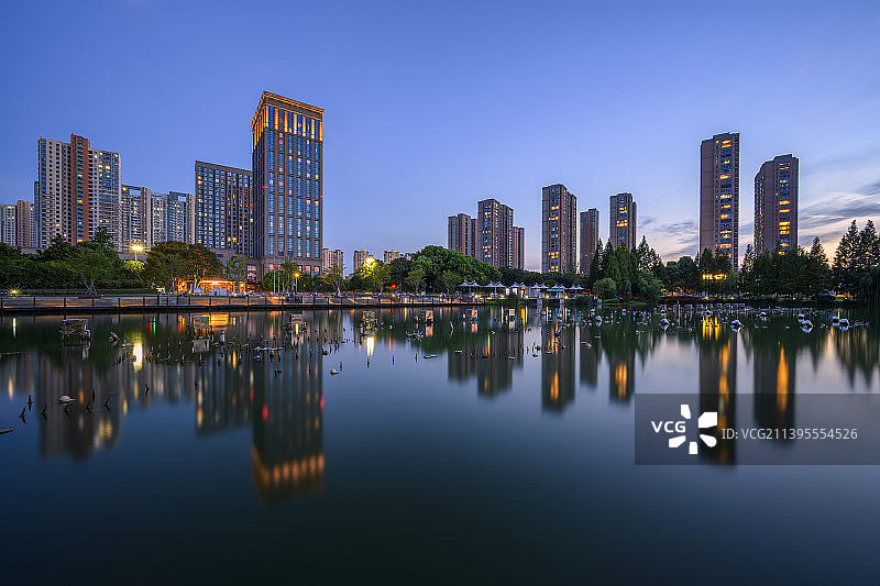 武进城市风光新天地公园夜景天际线图片素材
