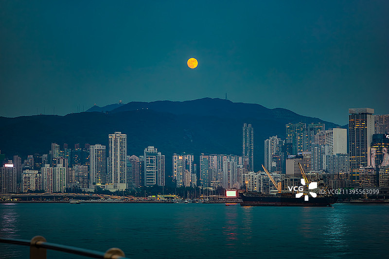 鲫鱼冲 北角 都市夜景 满月 夜色图片素材