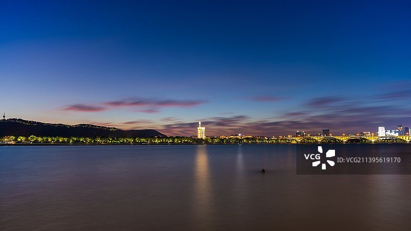 橘子洲大桥蓝调时刻图片素材