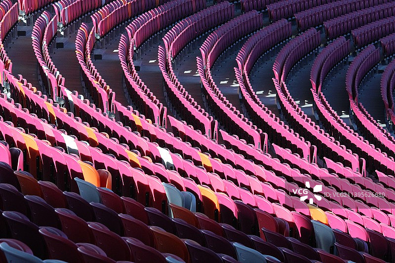 体育场空椅子的全画幅拍摄图片素材