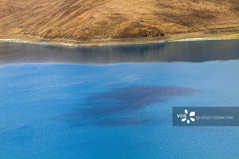 岗巴拉山口远眺羊湖图片素材