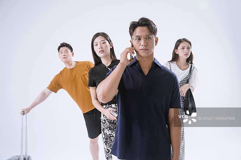 商务人群在排队等待图片素材