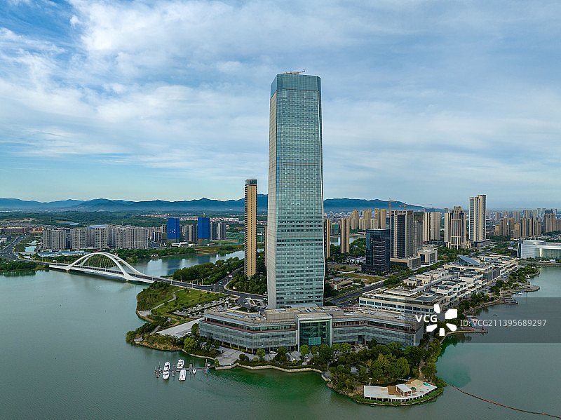 江苏省宜兴市东氿湖陶都半岛酒店航拍风光图片素材