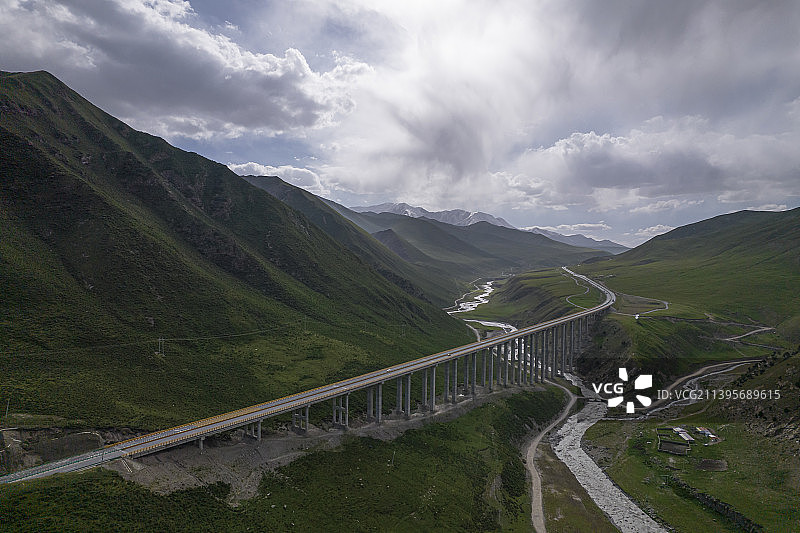 青海阿尼玛卿雪山图片素材
