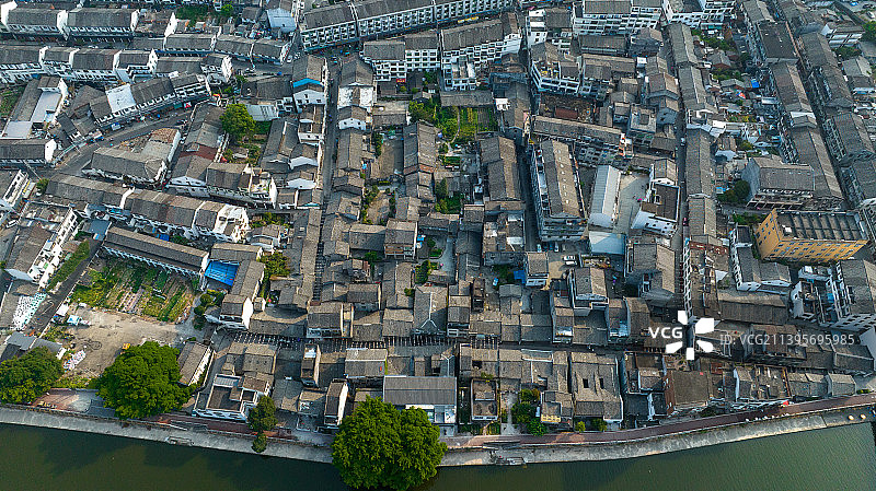 浙江省温州市苍南县藻溪镇，区域内有藻溪老街，藻溪，夫妻石，龙凤山等景区图片素材