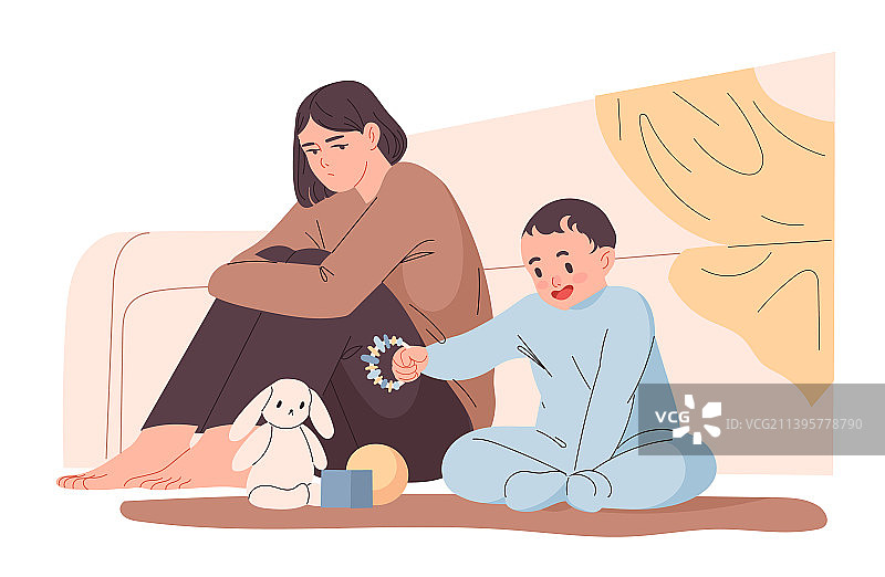 心烦意乱的母亲坐在玩耍的孩子旁边图片素材