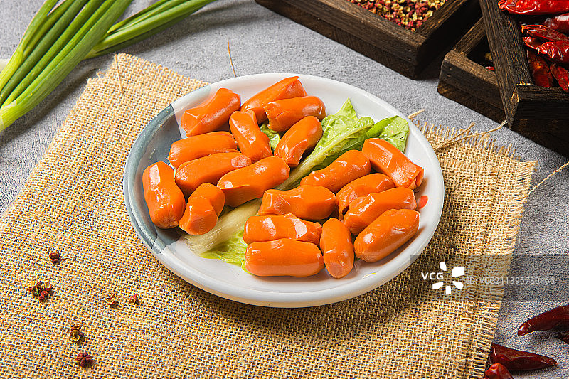 火锅菜品亲亲肠图片素材