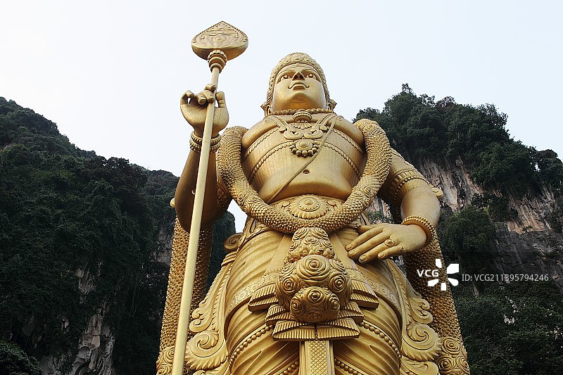 马来西亚著名景点黑风洞金色巨型雕像，约140英尺高图片素材