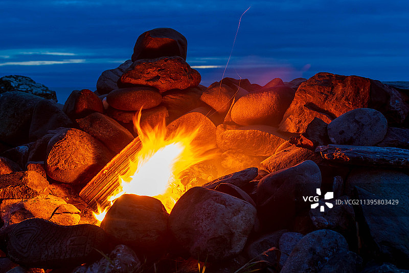 英国夜间篝火特写图片素材