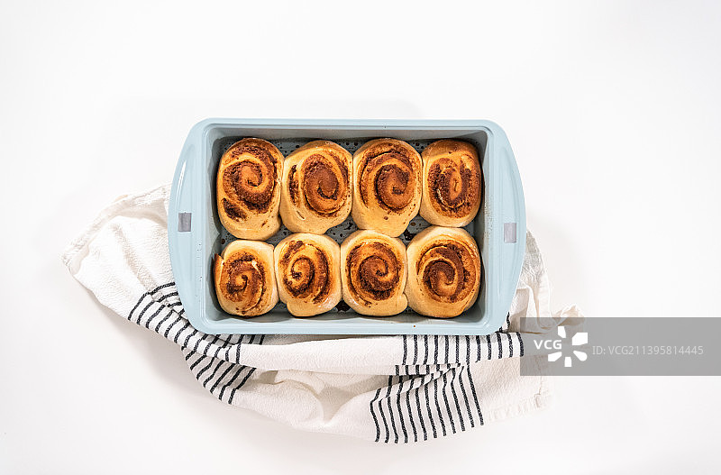 白色背景托盘美食俯视图图片素材