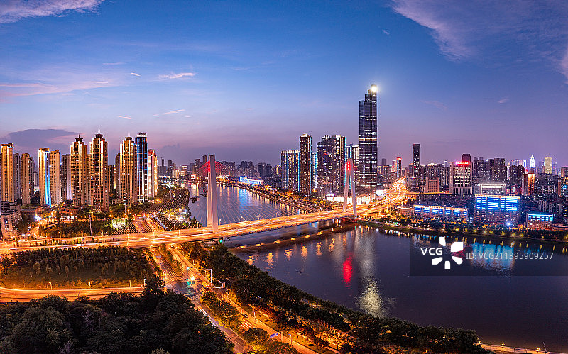 武汉市硚口月湖桥夜景图片素材