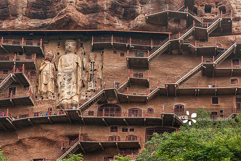 甘肃天水市麦积山风景名胜区、麦积山石窟、雕塑、佛教、佛像、摩崖石刻摩崖石刻图片素材