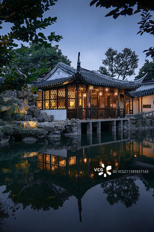 苏州园林网师园夜景图片素材