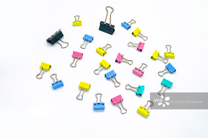 中国办公用品，一堆彩色的凤尾夹，室内无人图像摄影图片素材
