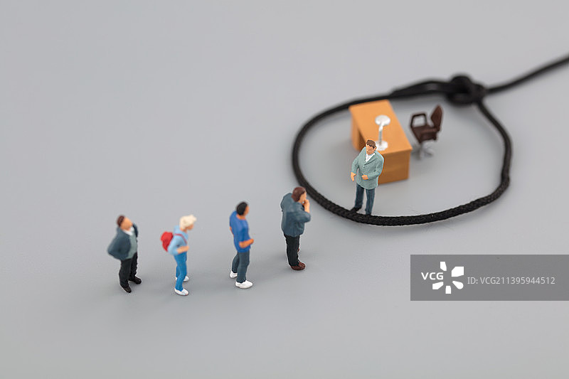 微缩创意工作圈套等待上钩图片素材