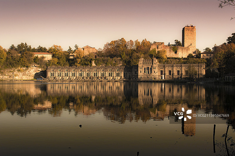 意大利伦巴第大区特雷扎诺-苏尔纳维利奥的塔卡尼古老发电厂图片素材