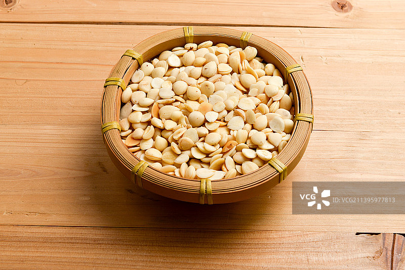 健康医疗养生中药材燀苦杏仁图片素材