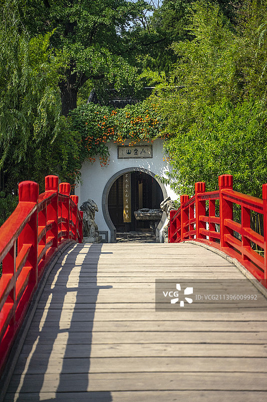 江苏省扬州市瘦西湖小金山小红桥图片素材
