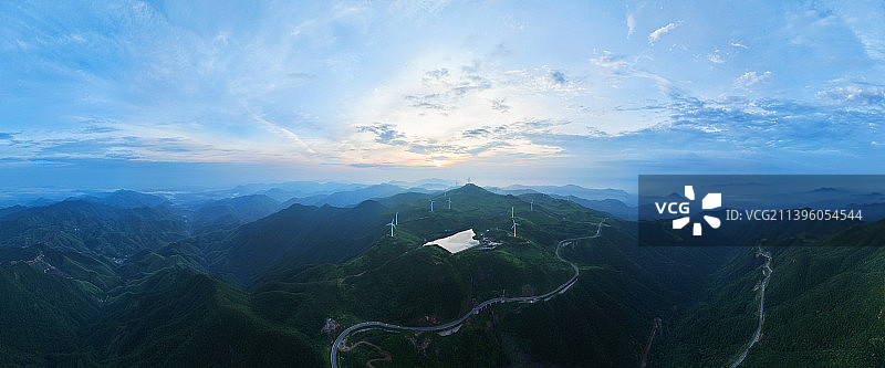 美丽浙江  大美东白山 会稽山  新能源风力发电图片素材