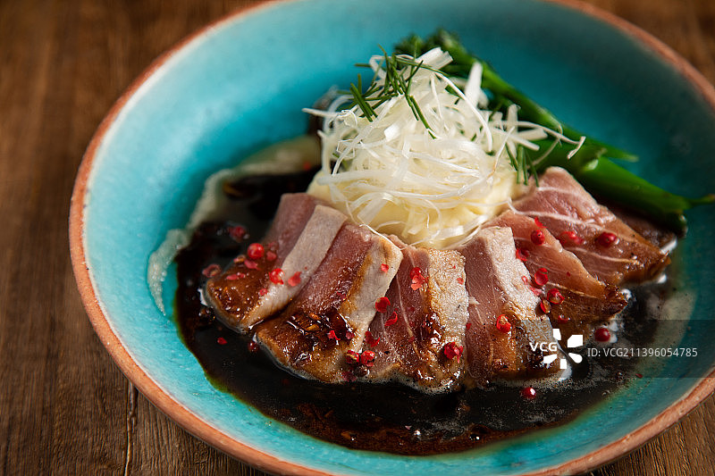 三文鱼沙拉图片素材