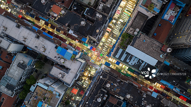 城市夜市摊贩烟火气图片素材
