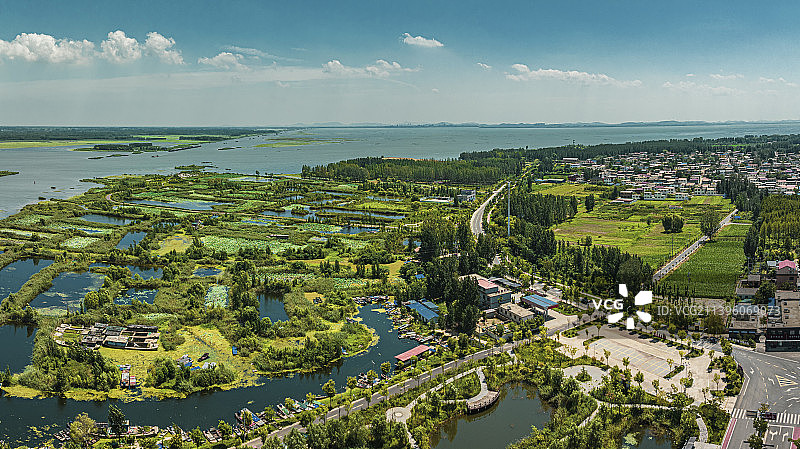 航拍山东省济宁市微山湖岛内风光图片素材