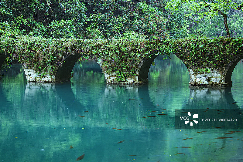 荔波小七孔桥图片素材