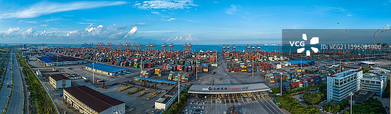 北部湾港国际集装箱码头图片素材