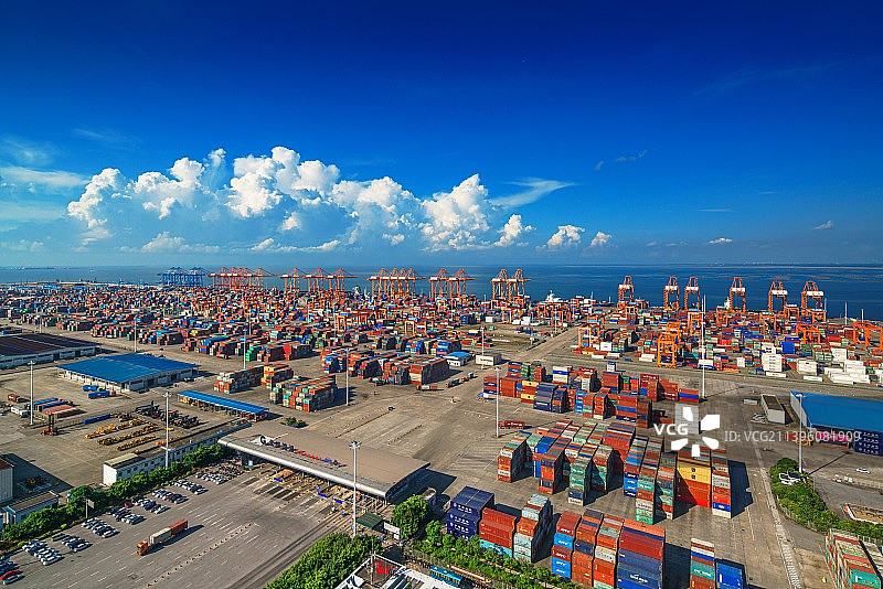 北部湾港国际集装箱码头图片素材