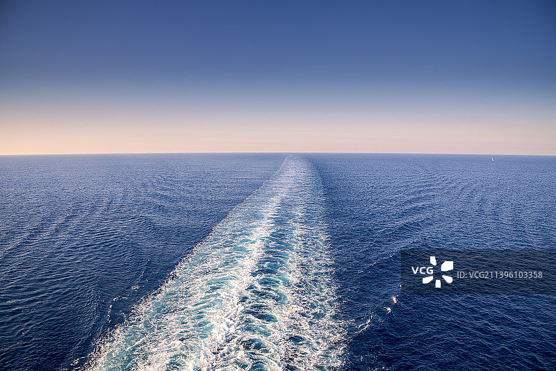 地中海一望无际的海面图片素材