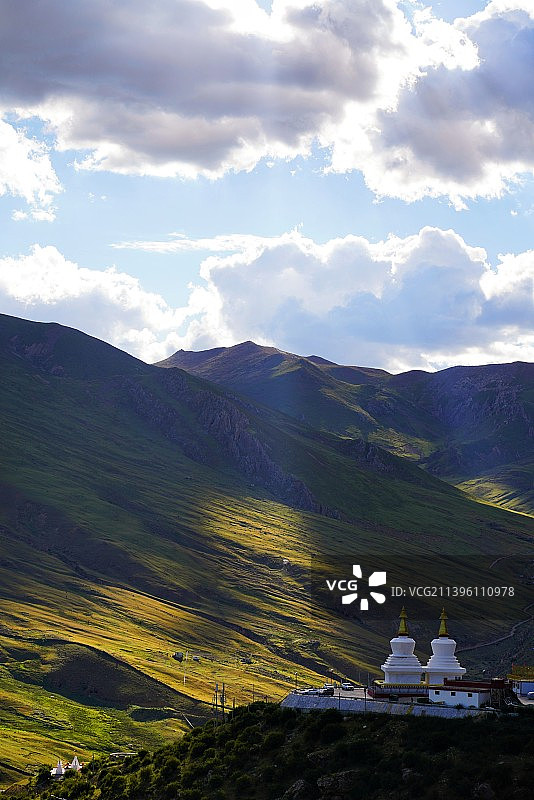 扎叶巴寺光影图片素材