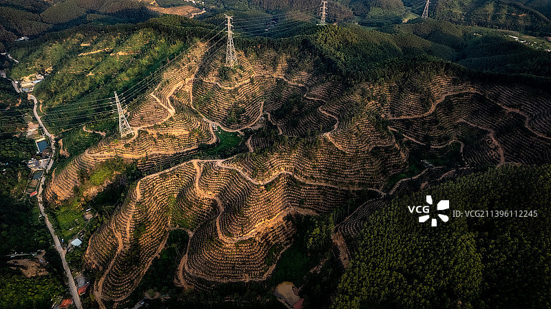 航拍环形山图片素材