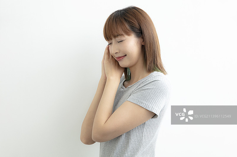 安静的年轻女士图片素材