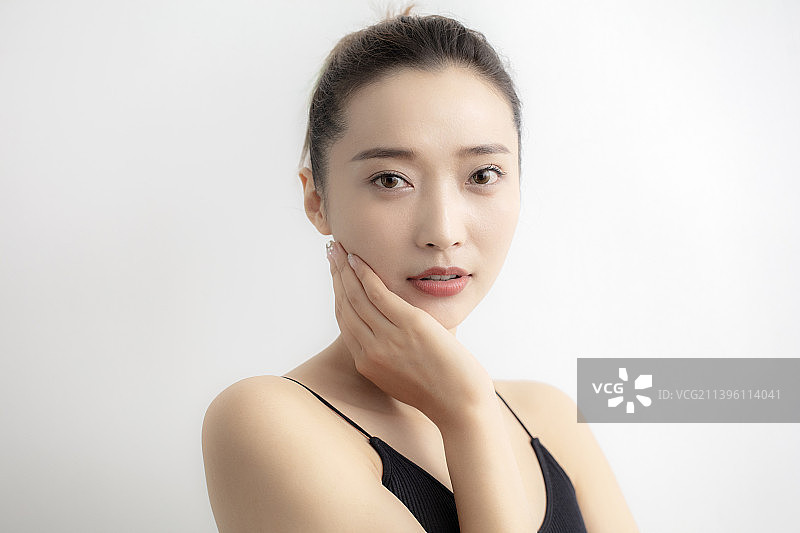 优雅的年轻女士图片素材