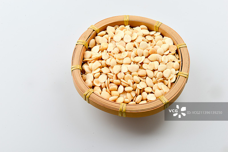 健康医疗养生中药材燀苦杏仁图片素材