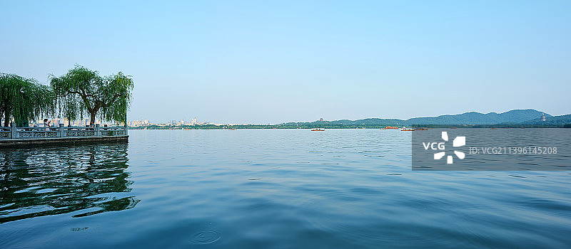杭州西湖平湖秋月全景图片素材